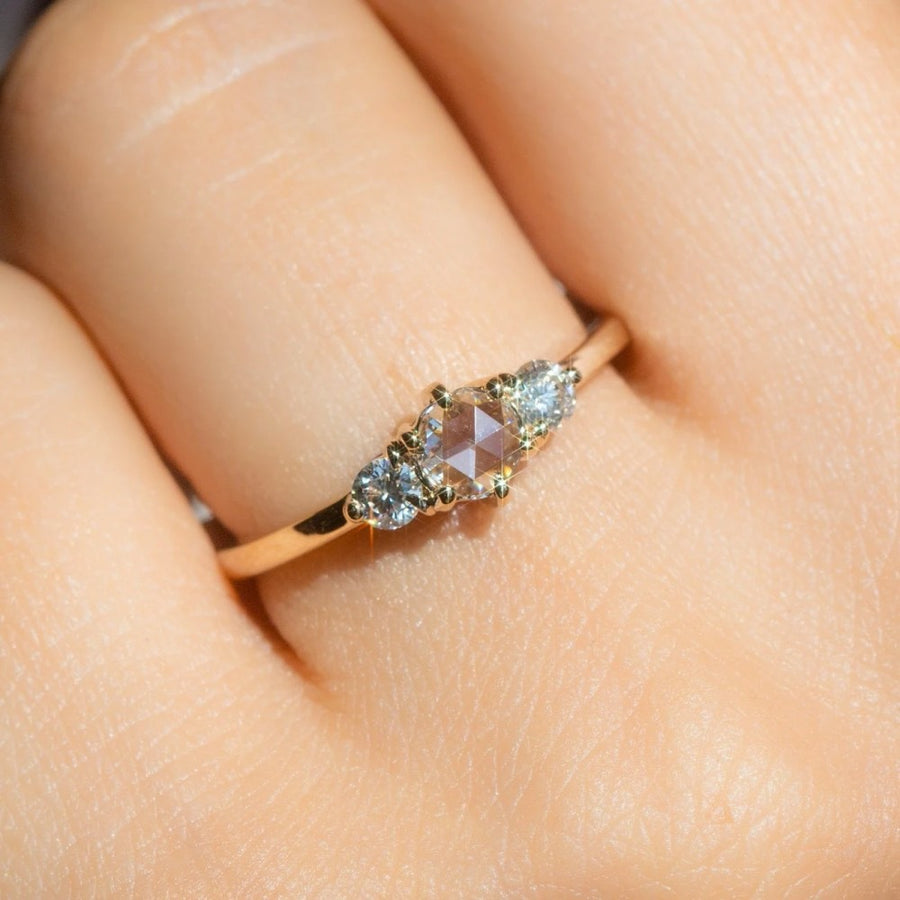 European And American Simple Women's Wedding Ring Inlaid Zircon Gold Plated