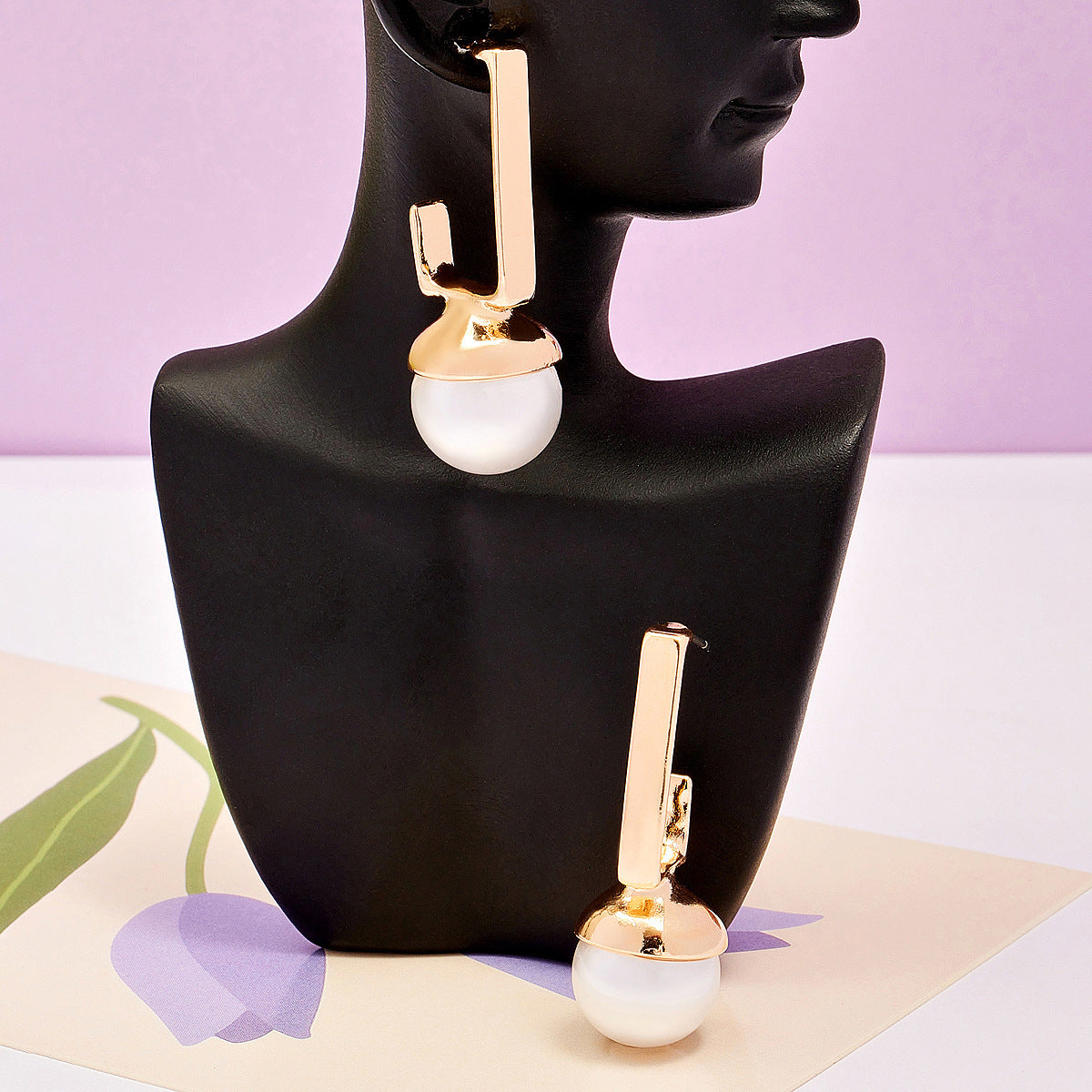 Pearl Earrings Niche