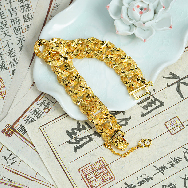 Gold Carven Design Starry Bracelet