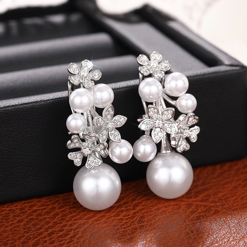 Women's Versatile Casual Pearl Flower Earrings