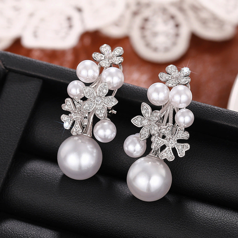 Women's Versatile Casual Pearl Flower Earrings