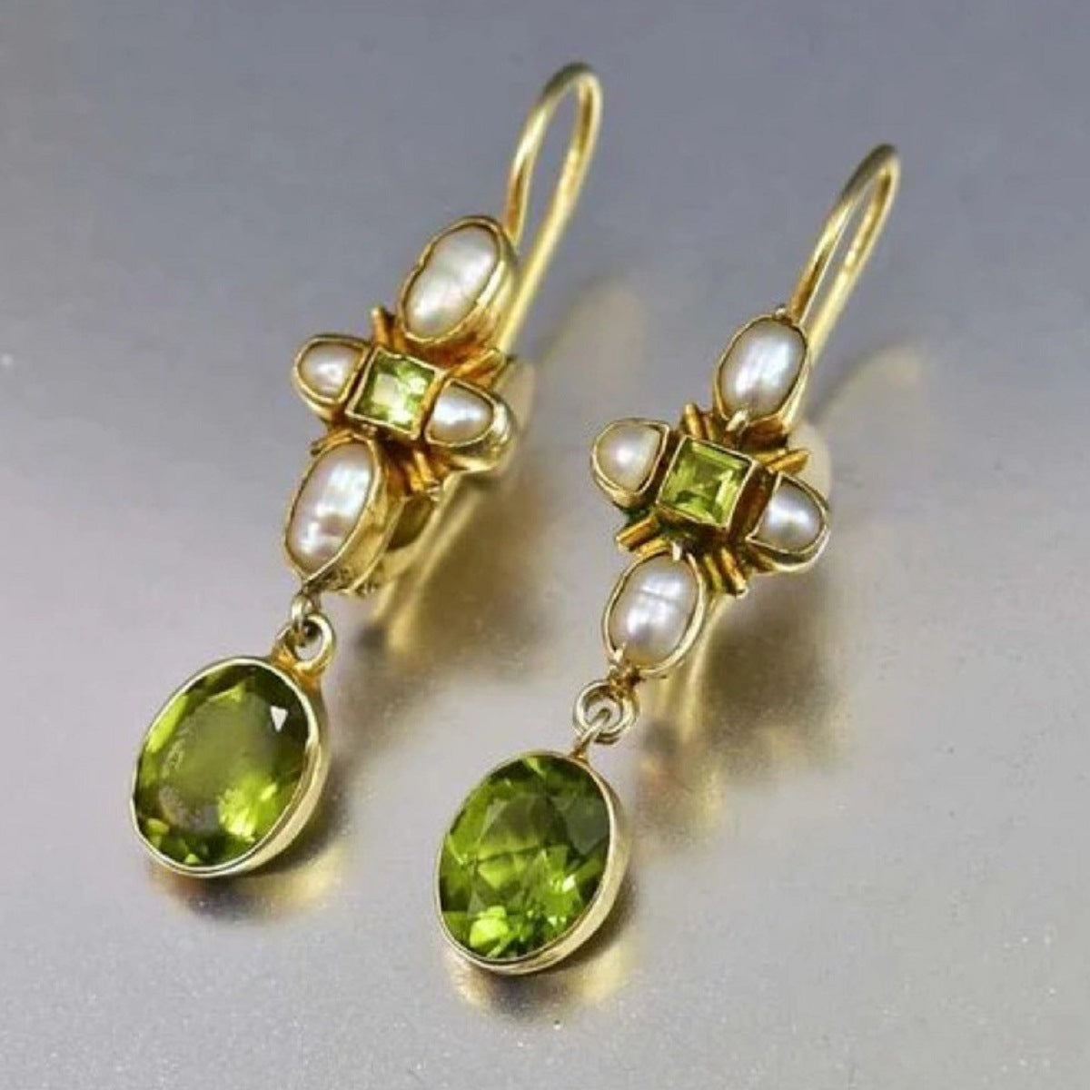 New Retro Geometric Personalized Green Crystal Earrings