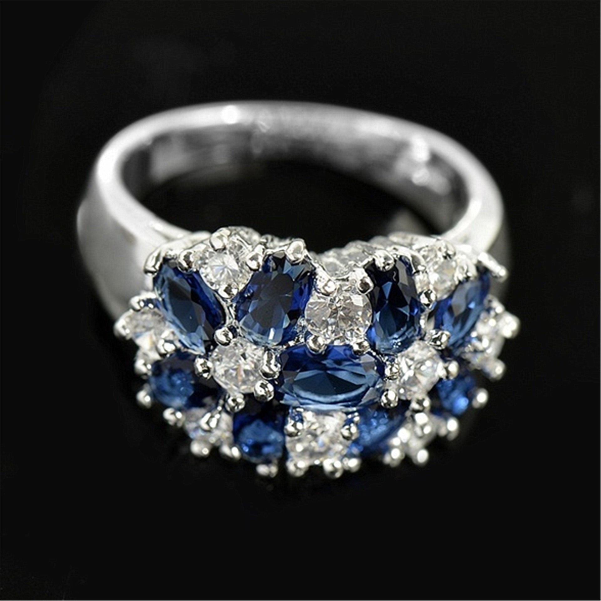 Zircon Creative Bloom Flower Rhinestone-embedded Ring
