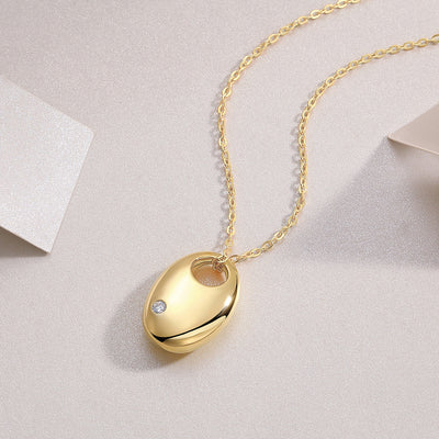 First Encounter - A Fashionable And Trendy Diamond Pendant Necklace