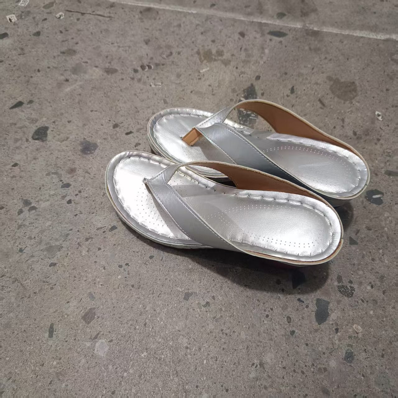 Women's Solid Color Flip-flops Fashion Wedge