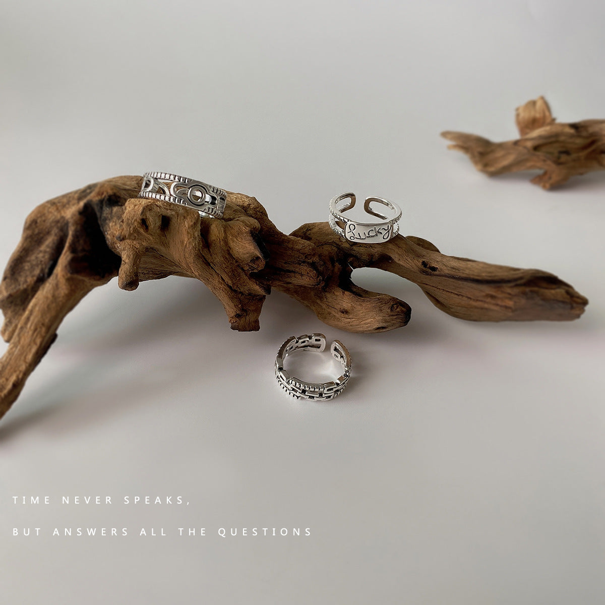 Retro Light Luxury Chain Letter Double-layer Ring Women